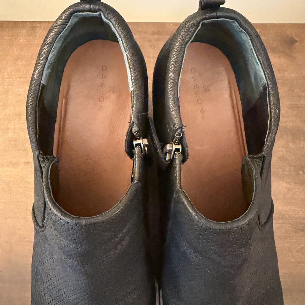 Like new Caslon Aiden Leather Black Wedge Sneaker Zip Side sz 13 - Picture 3 of 5